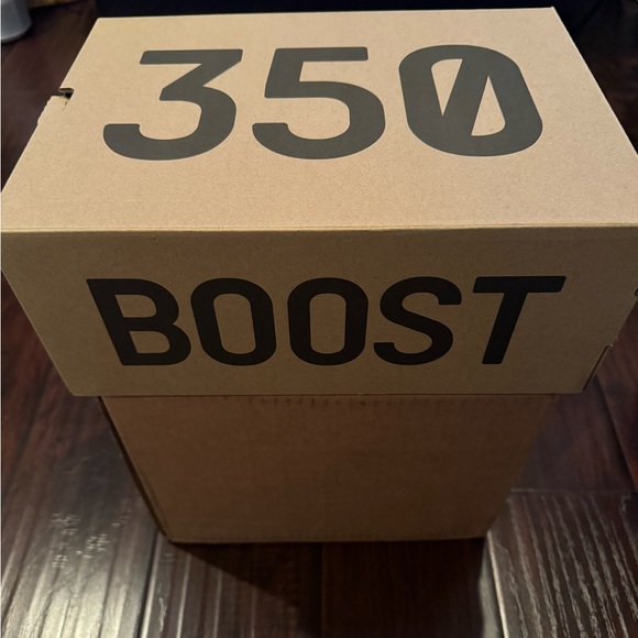 Yeezy 350 boost v2 in white - Picture 3 of 8
